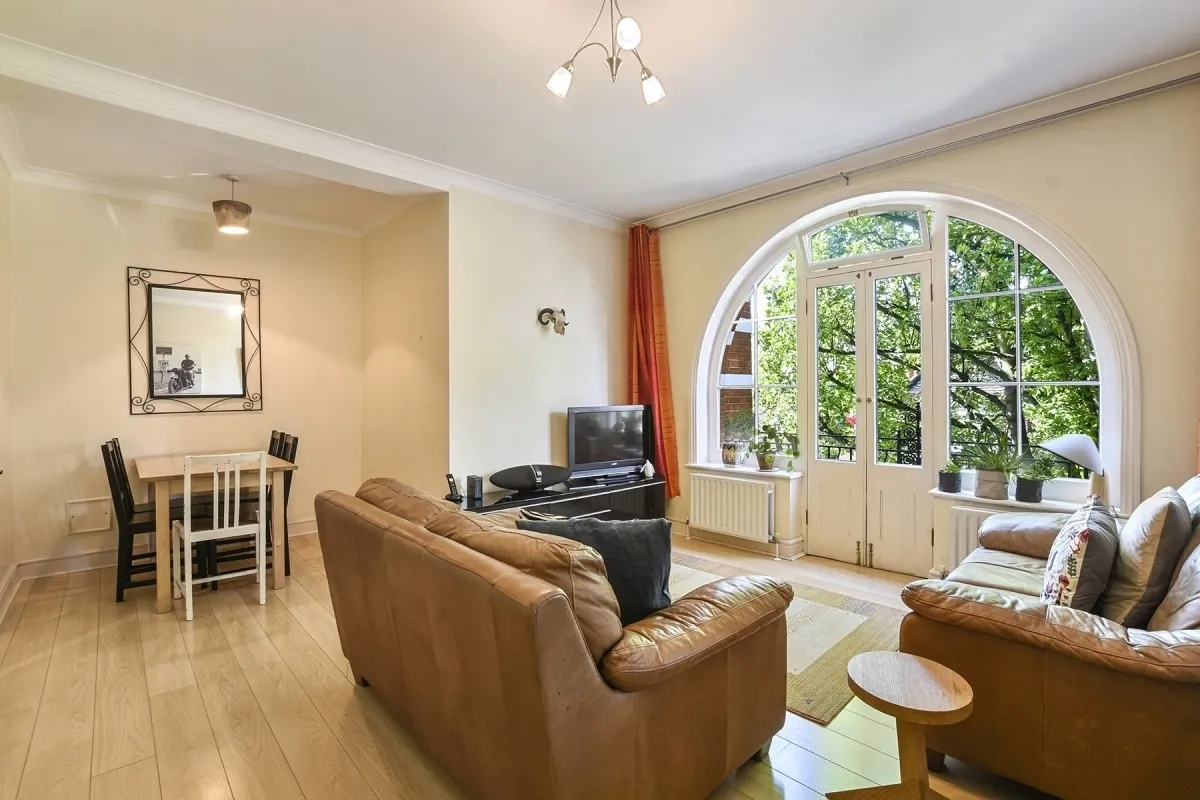 2 bed flat to rent, Exeter Road, London, NW2