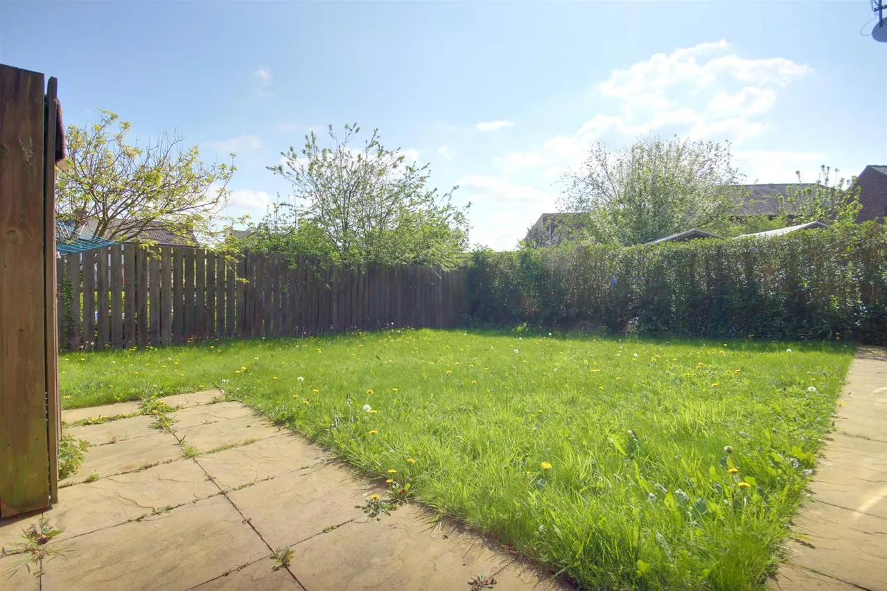 Nicholson Close, Beverley, photo 9