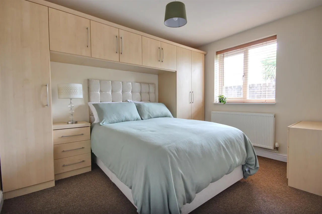 Nicholson Close, Beverley, photo 5