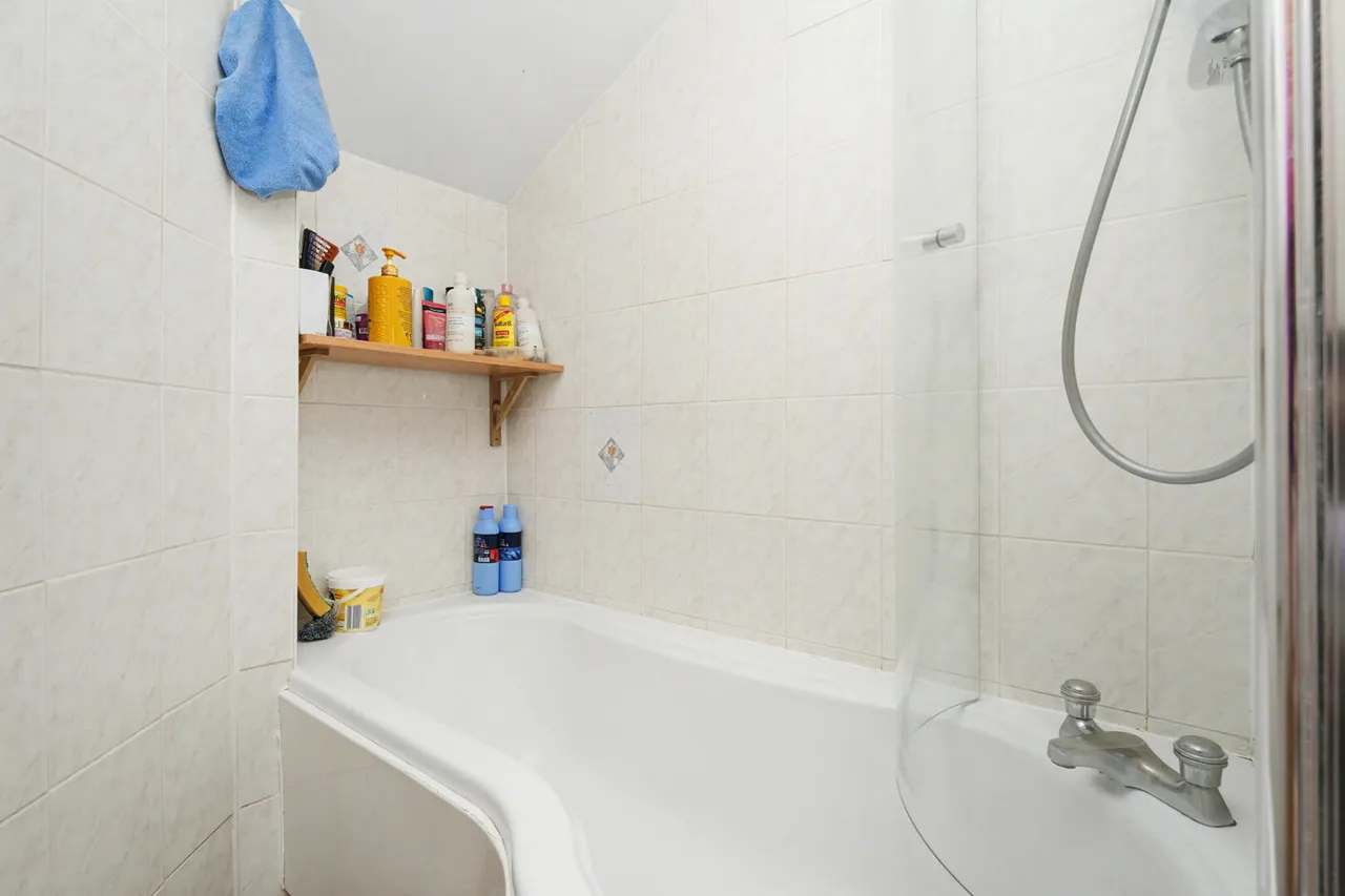 Balmoral Road, EN3, photo 14