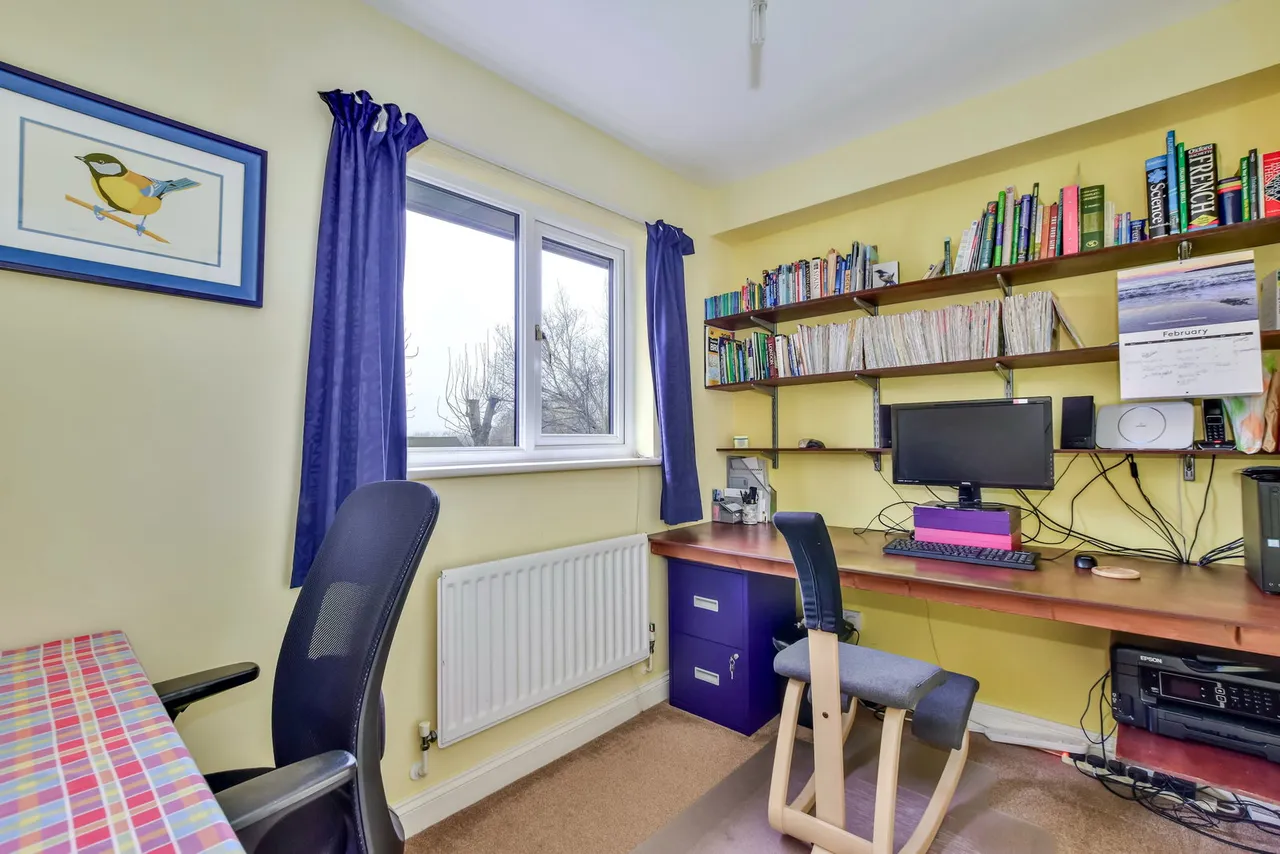 Oak Tree Close, Abbots Langley, WD5, photo 13