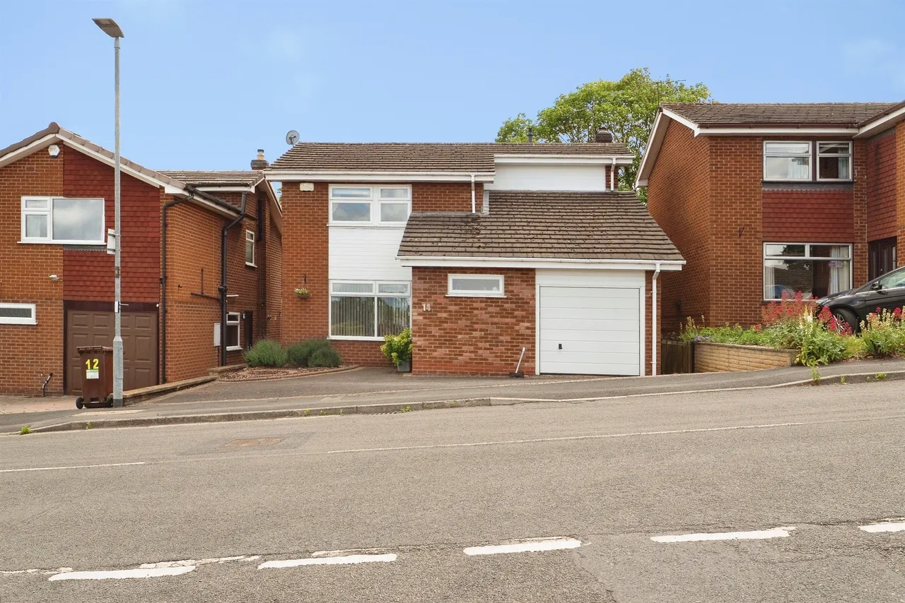 4 bed house for sale — Althorpe Drive, Loughborough