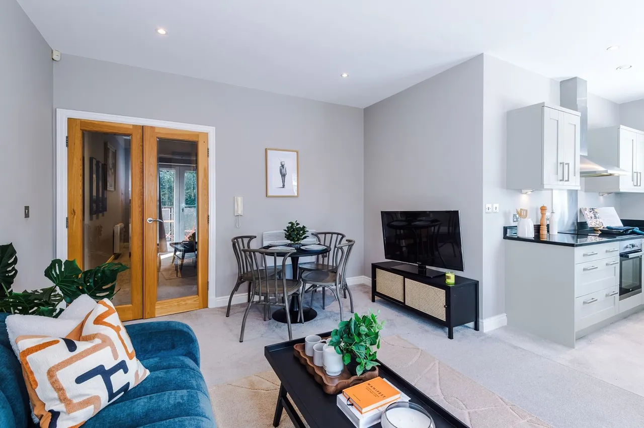 Buxton Road West, Stockport, SK12, photo 13