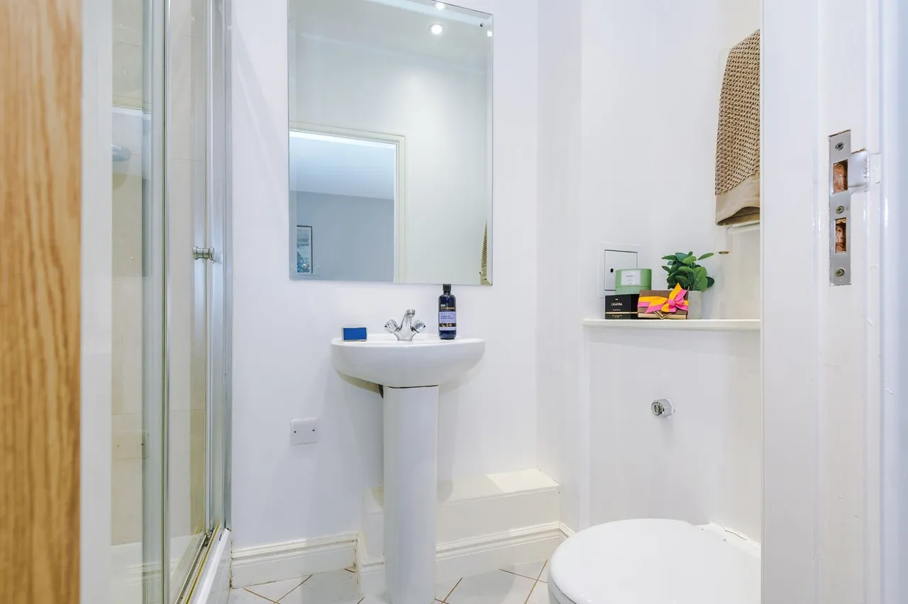 Buxton Road West, Stockport, SK12, photo 8