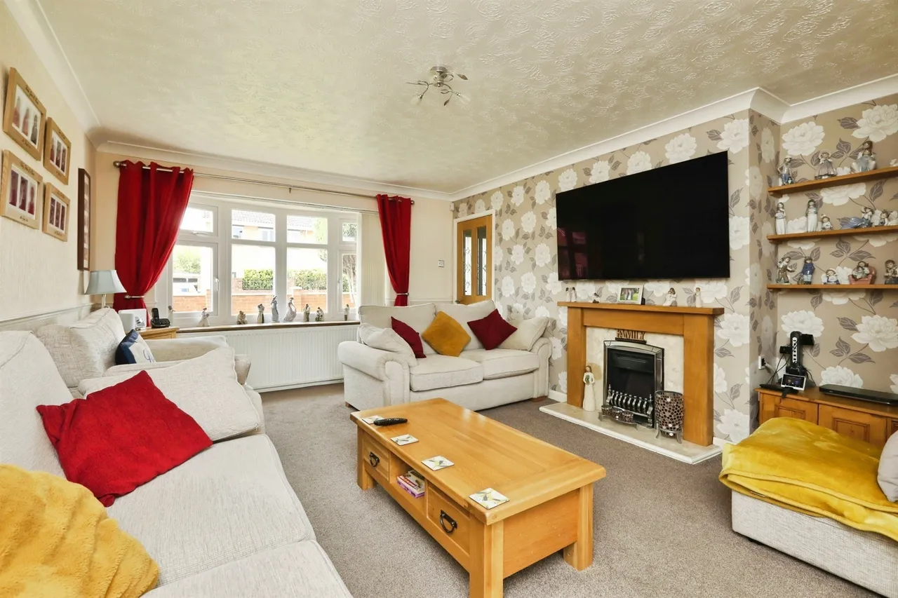 Stirling Avenue, Bawtry, DONCASTER, photo 2