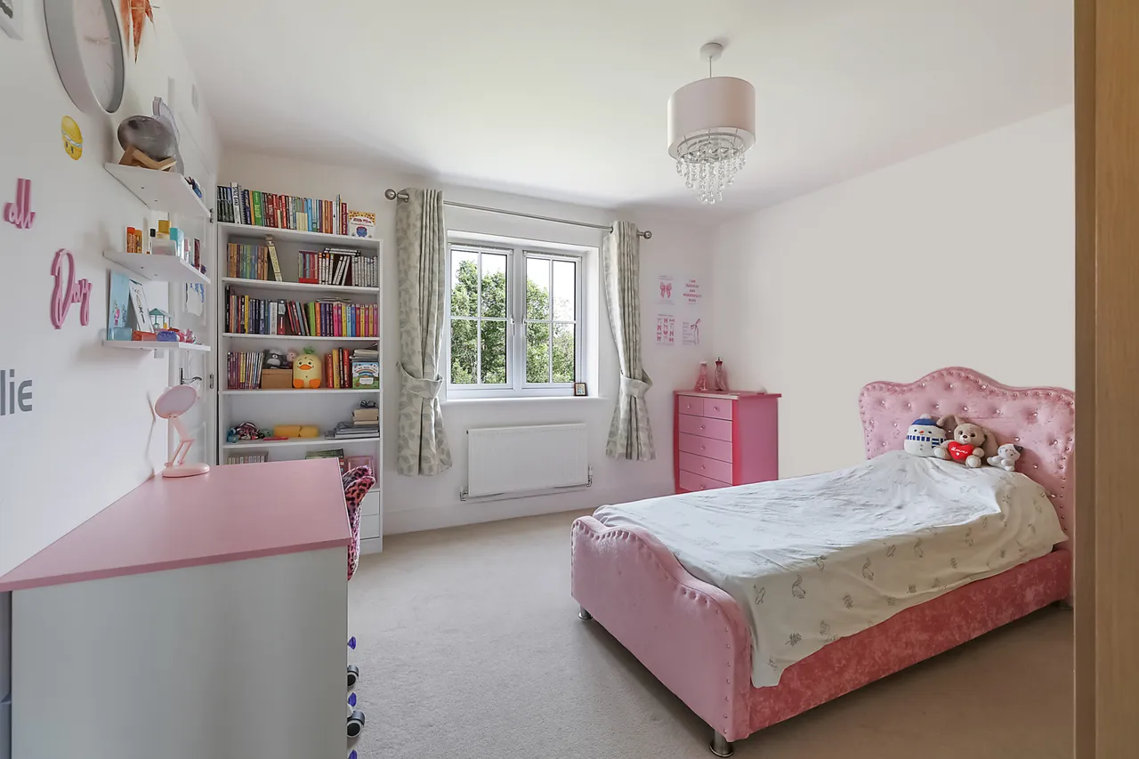 Chalkfield Road, Horley, RH6, photo 7