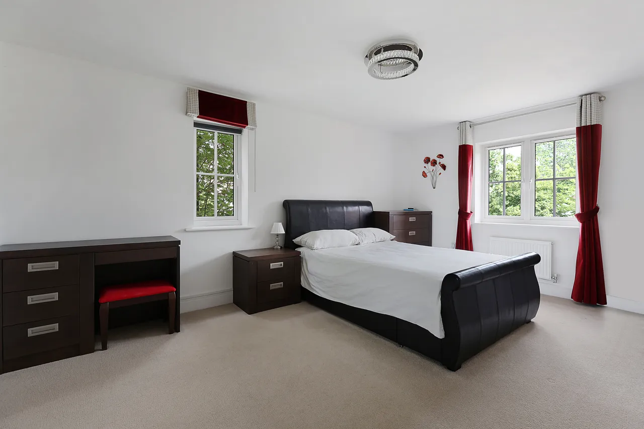 Chalkfield Road, Horley, RH6, photo 19