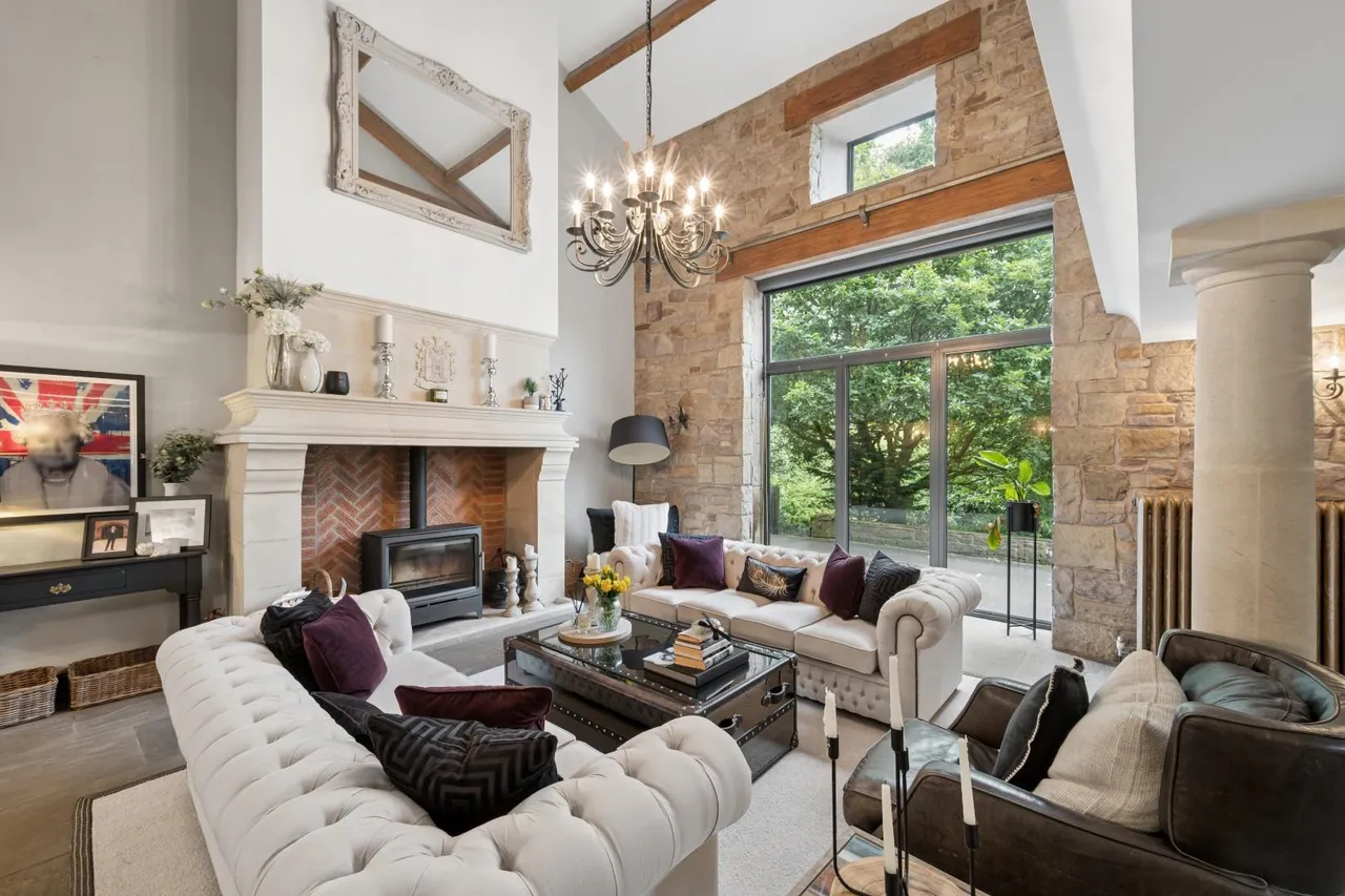 Longworth Road, Egerton, photo 6