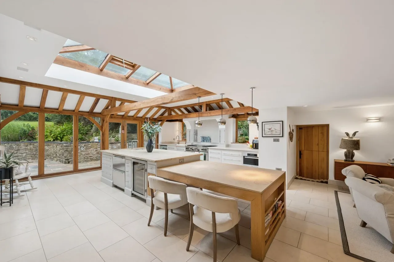 Longworth Road, Egerton, photo 7