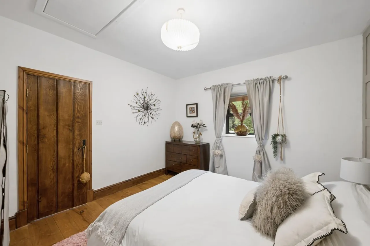 Longworth Road, Egerton, photo 36