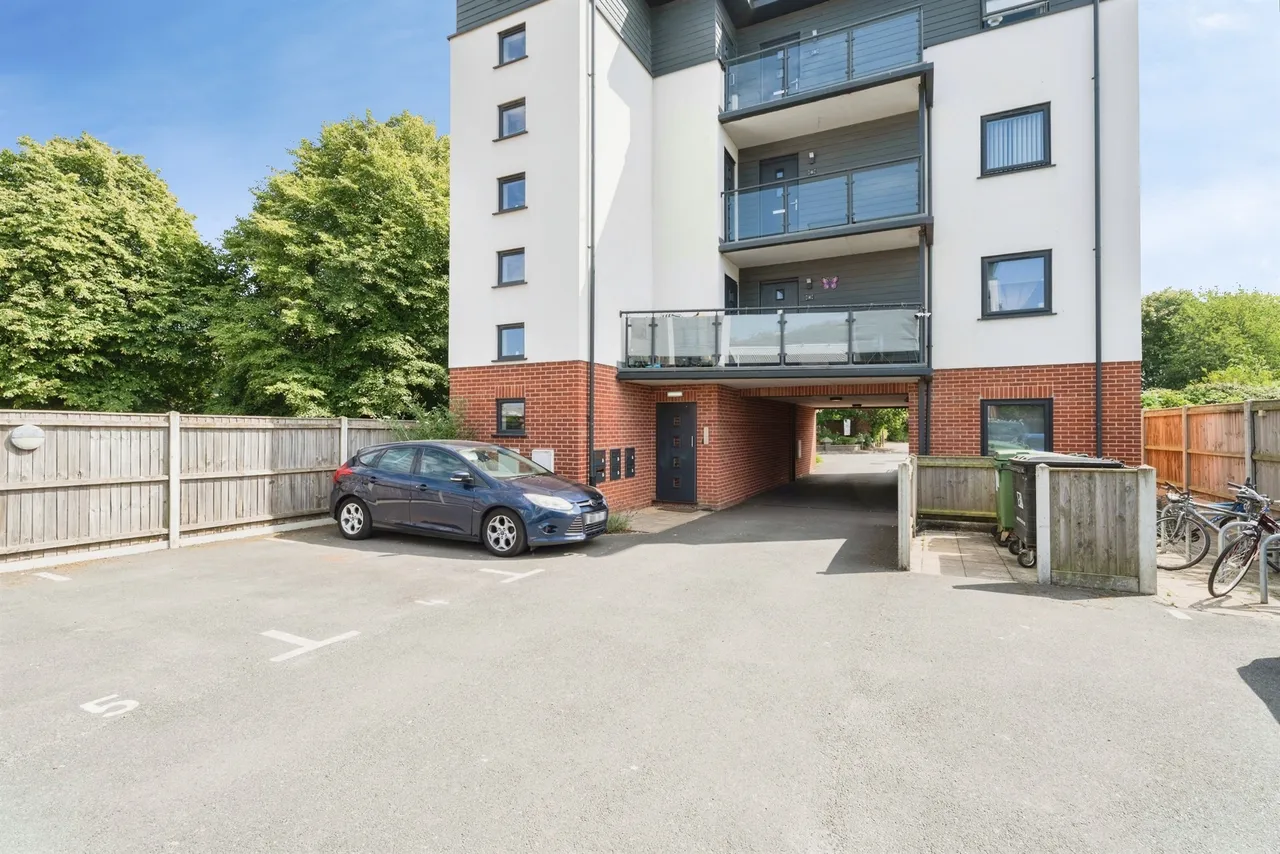 Holt Road, Fakenham, photo 11