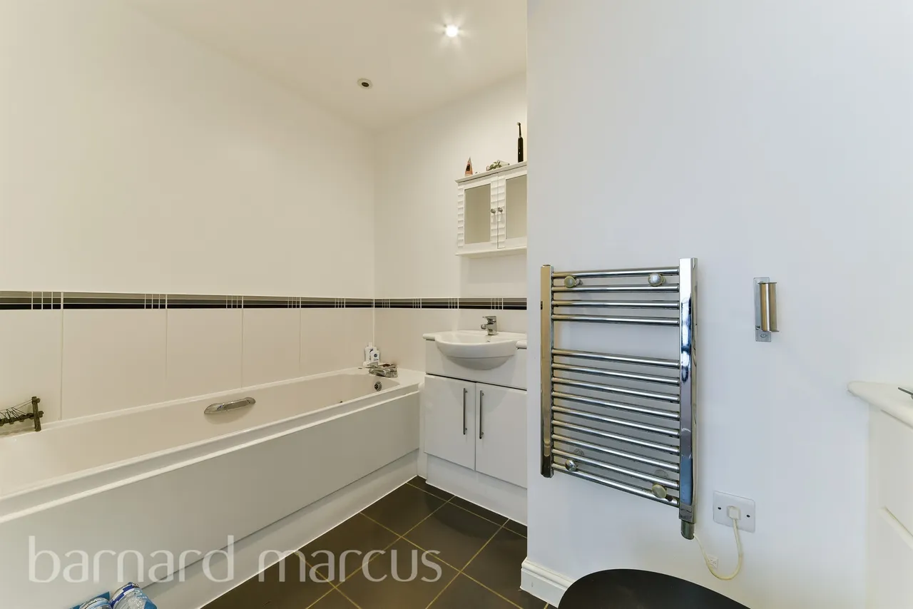 Wooldridge Close, Feltham, TW14, photo 8