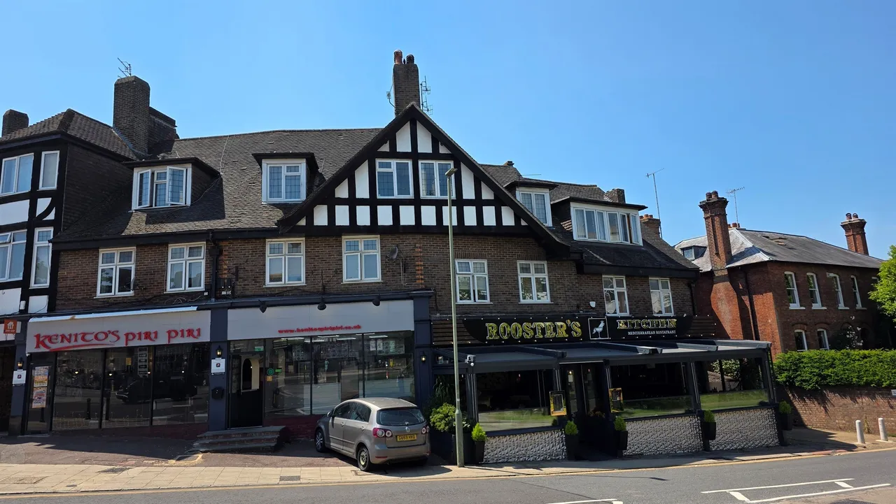 High Street, Dorking, RH4, photo 7