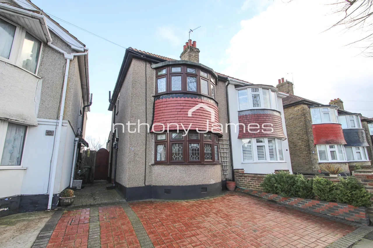 2 bed house for sale — Lyme Road, Welling