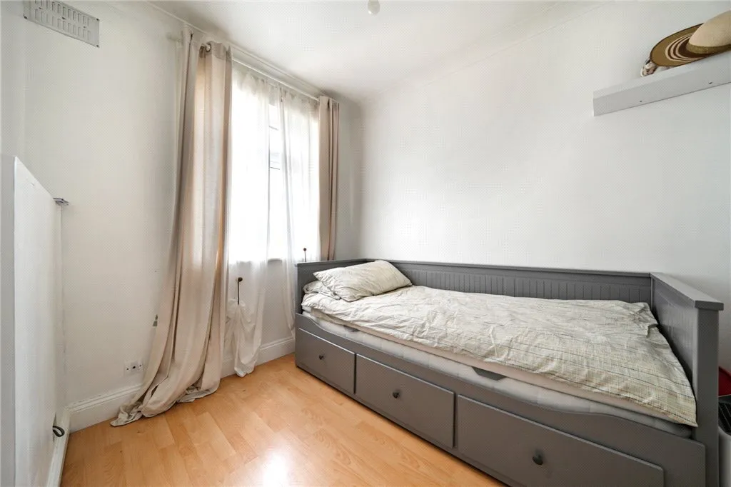 Radnor Avenue, DA16, photo 7