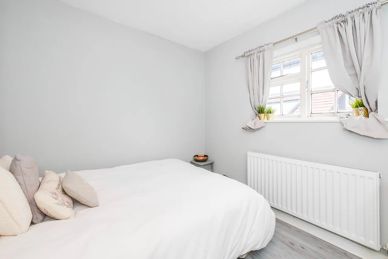 Gladstone Road, Buckhurst Hill, Essex, IG9 5SW, photo 11