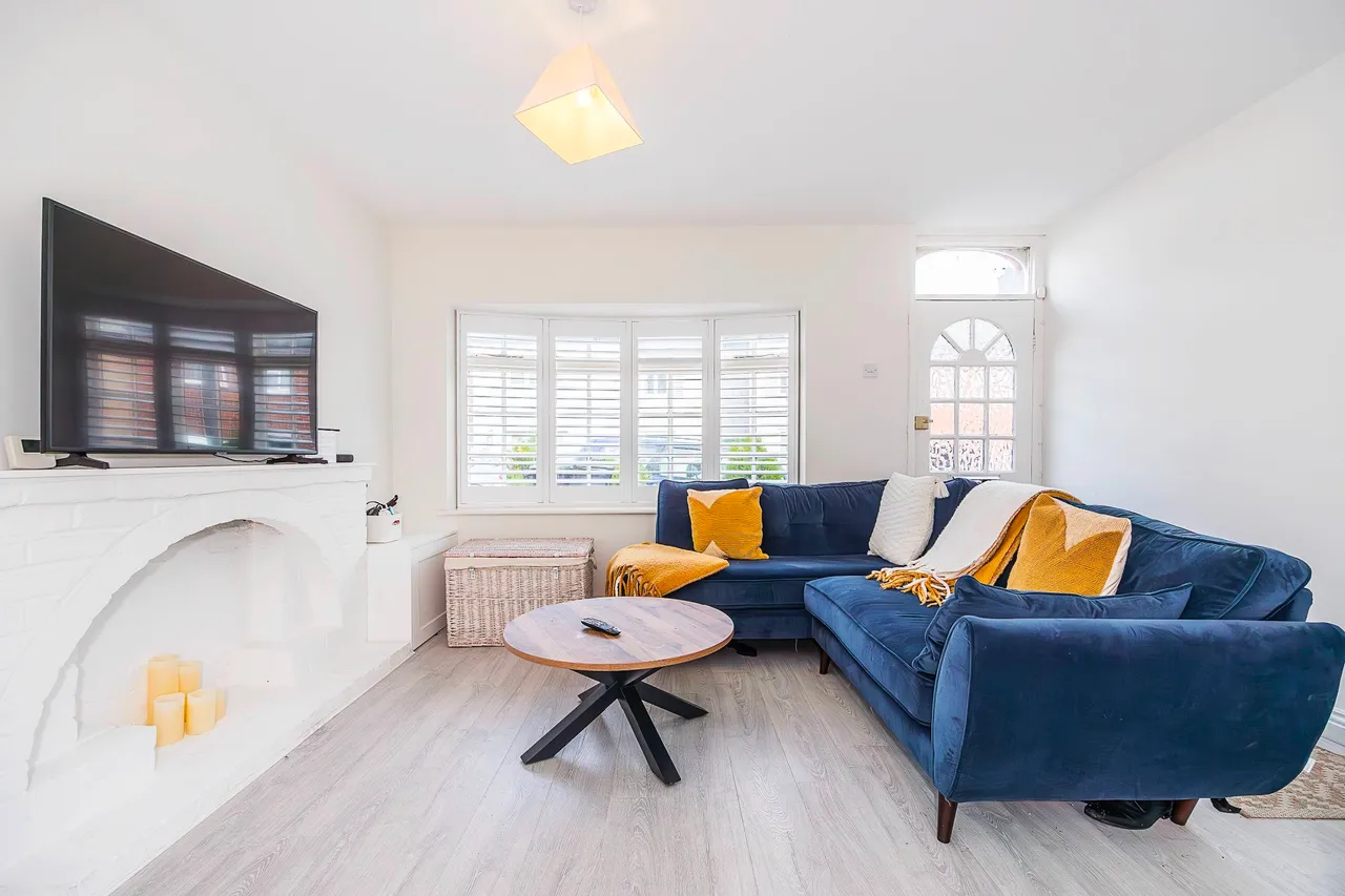 Gladstone Road, Buckhurst Hill, Essex, IG9 5SW, photo 4