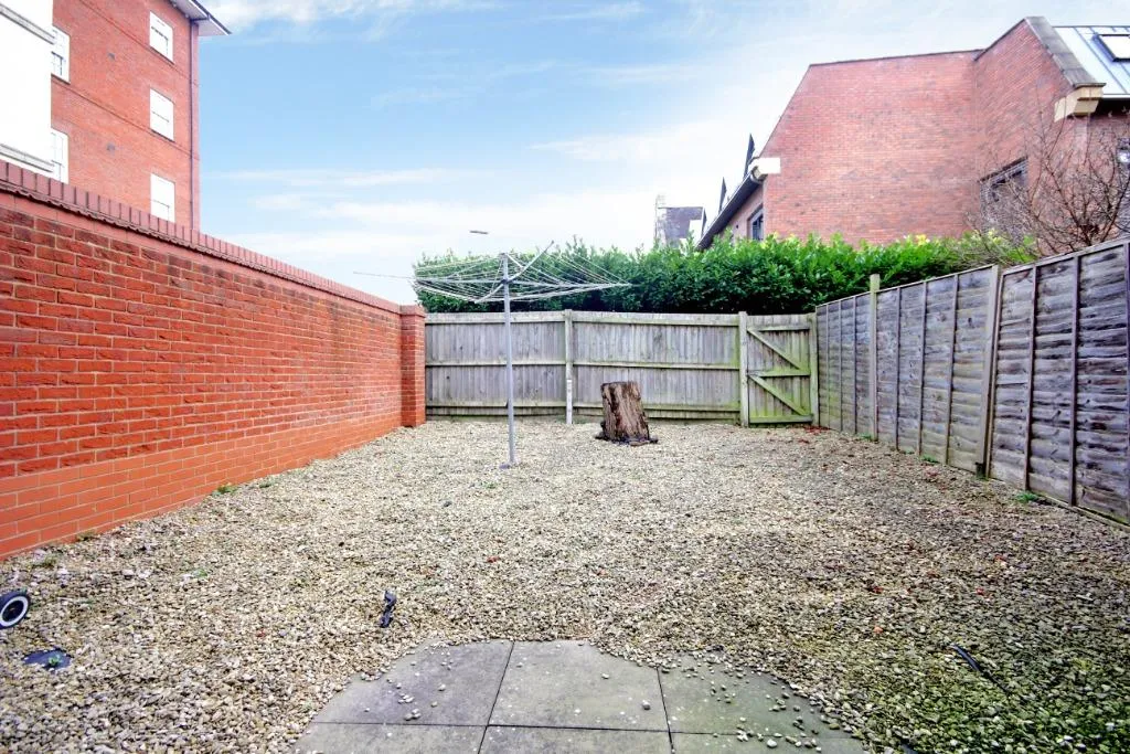 Harescombe Drive, GRH (Gloucestershire Royal Hospital), Gloucester, GL1, photo 5