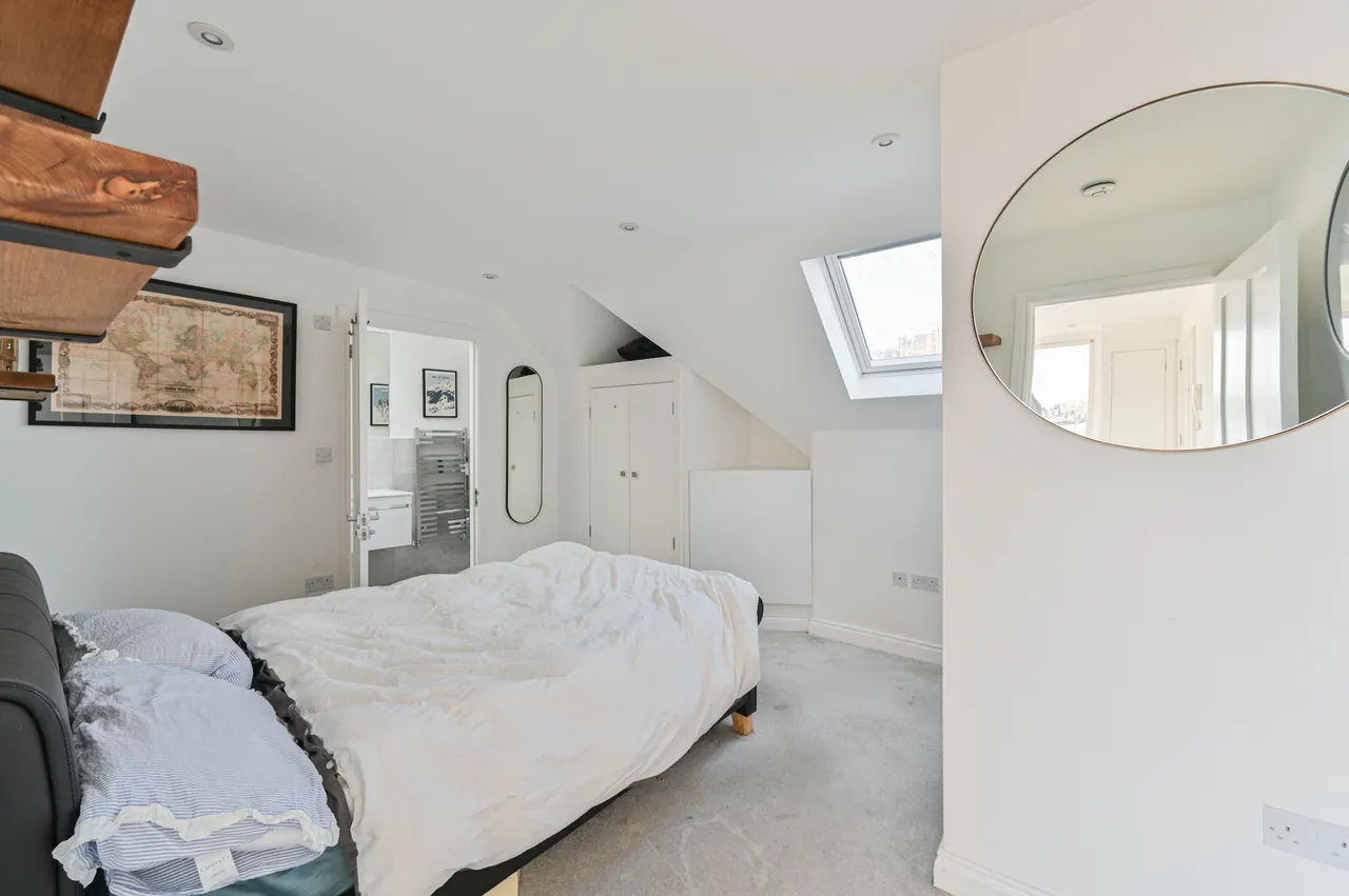 Flat 8, 6 Yukon Road, London, photo 9