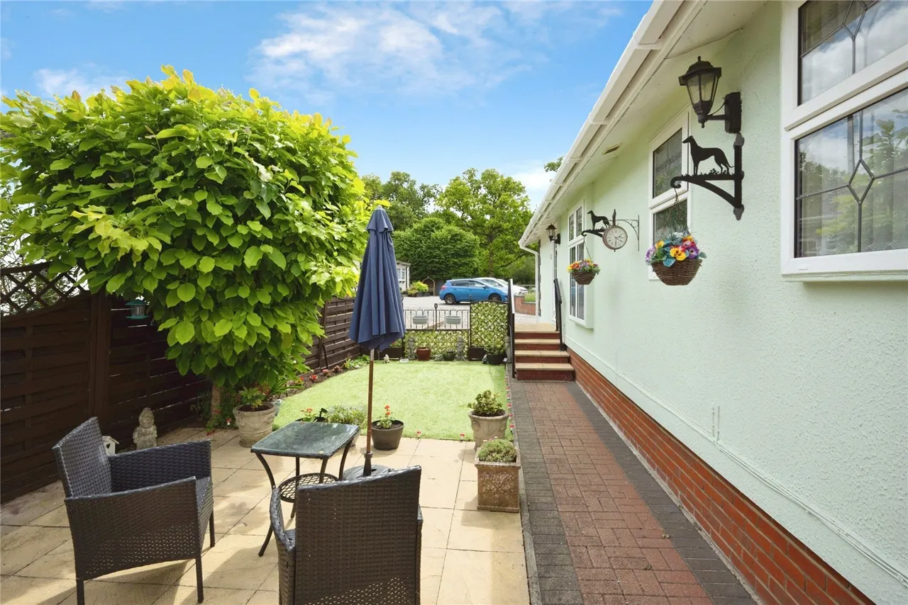 Half Moon Lane, LUTON, Bedfordshire, LU1, photo 20