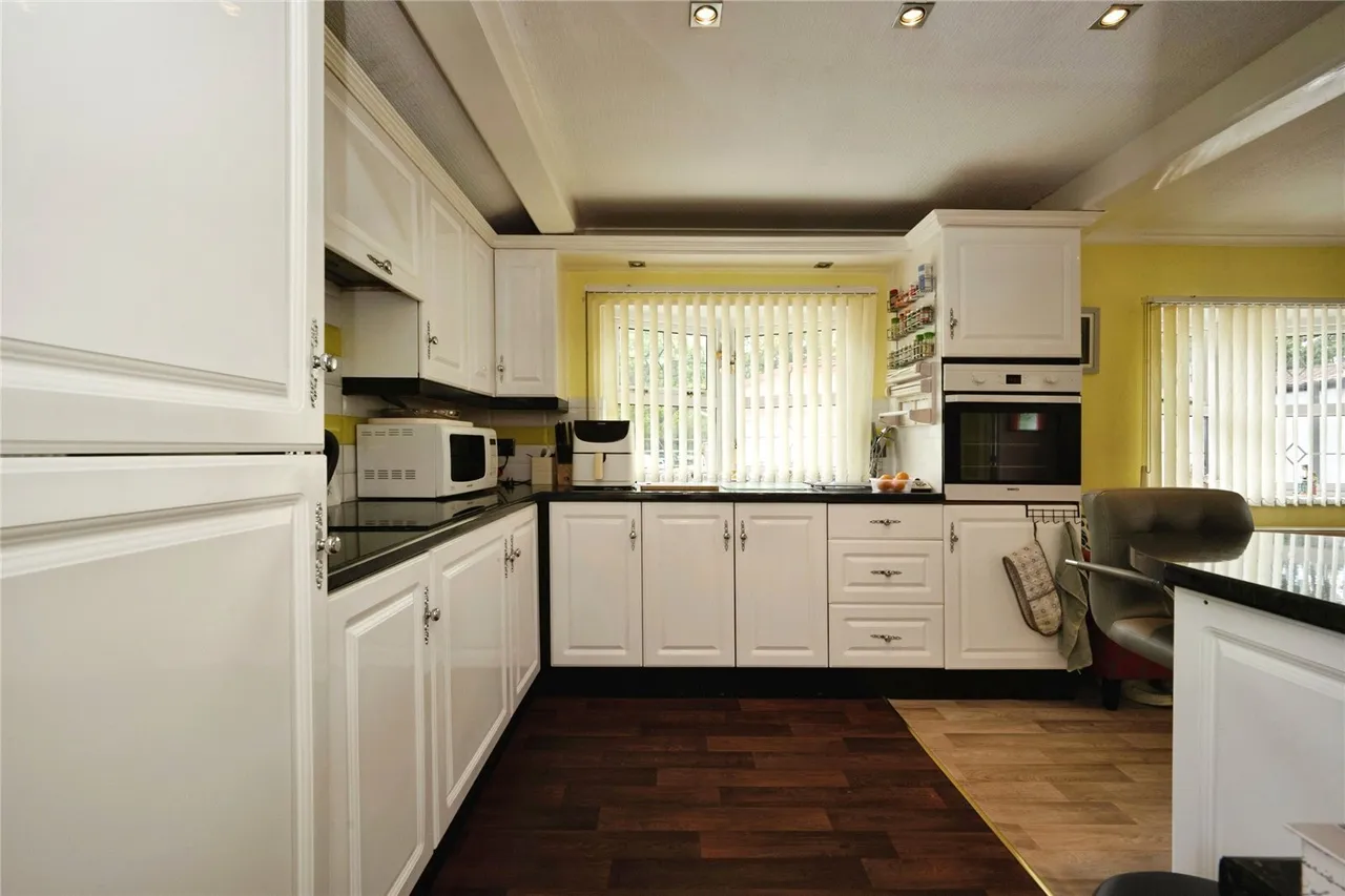 Half Moon Lane, LUTON, Bedfordshire, LU1, photo 9