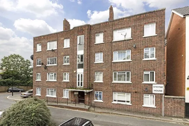 2 bed flat for sale — STRICTLY OFF MARKET LEASE OPTION TWO ...