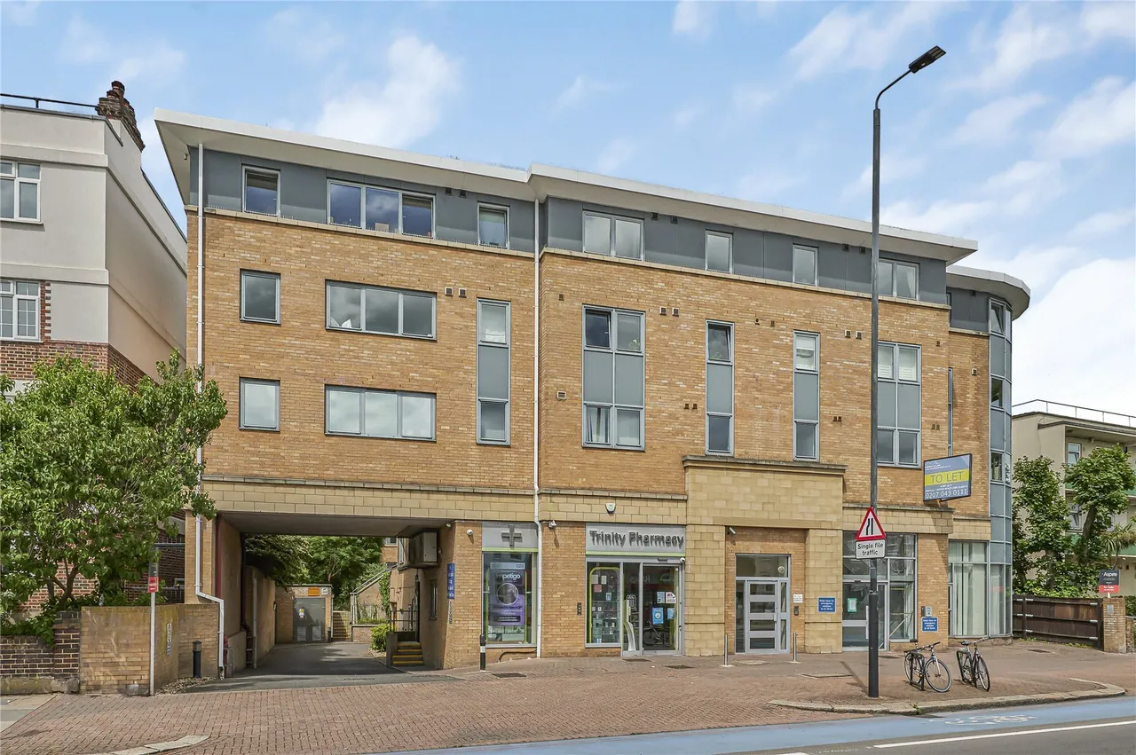Balham High Road, London, SW17, photo 14