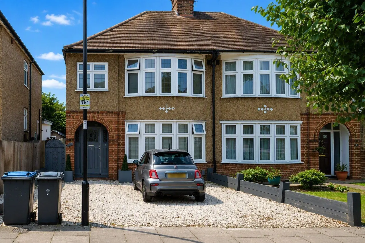 3 bed house for sale — Ladysmith Road, Enfield, EN1