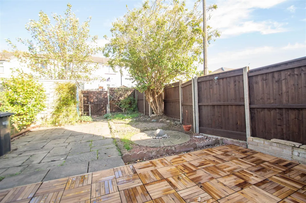 Feltwell Place, Haverhill, CB9, photo 16