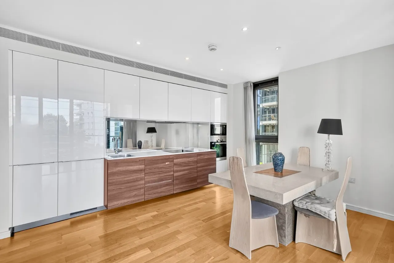 Eastfields Avenue, London, SW18, photo 3