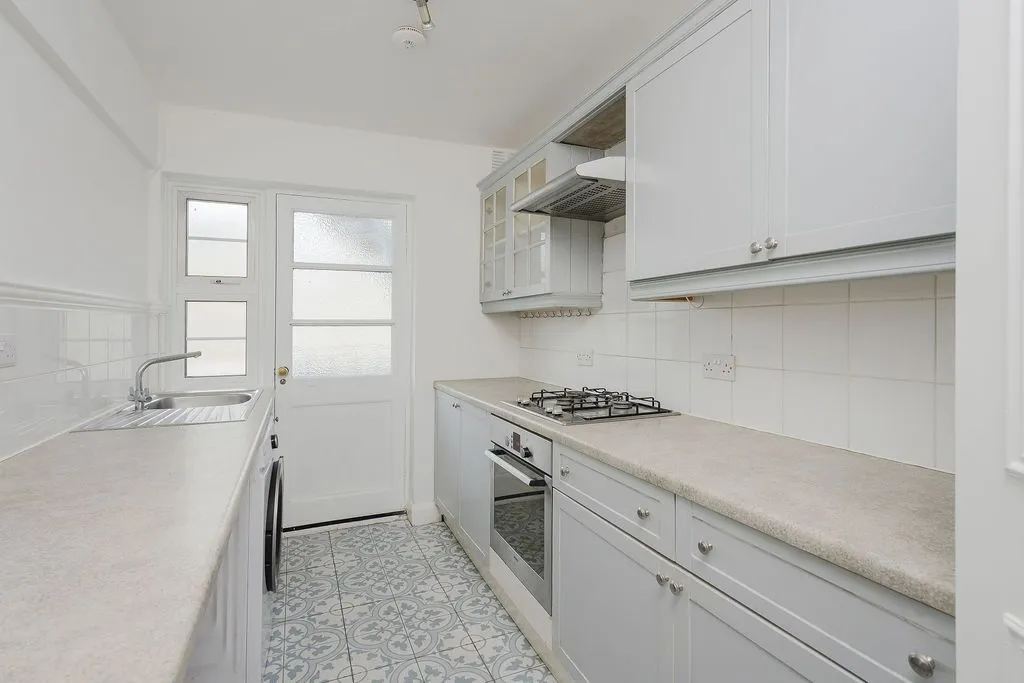 Upper Richmond Road West, London, SW14, photo 8