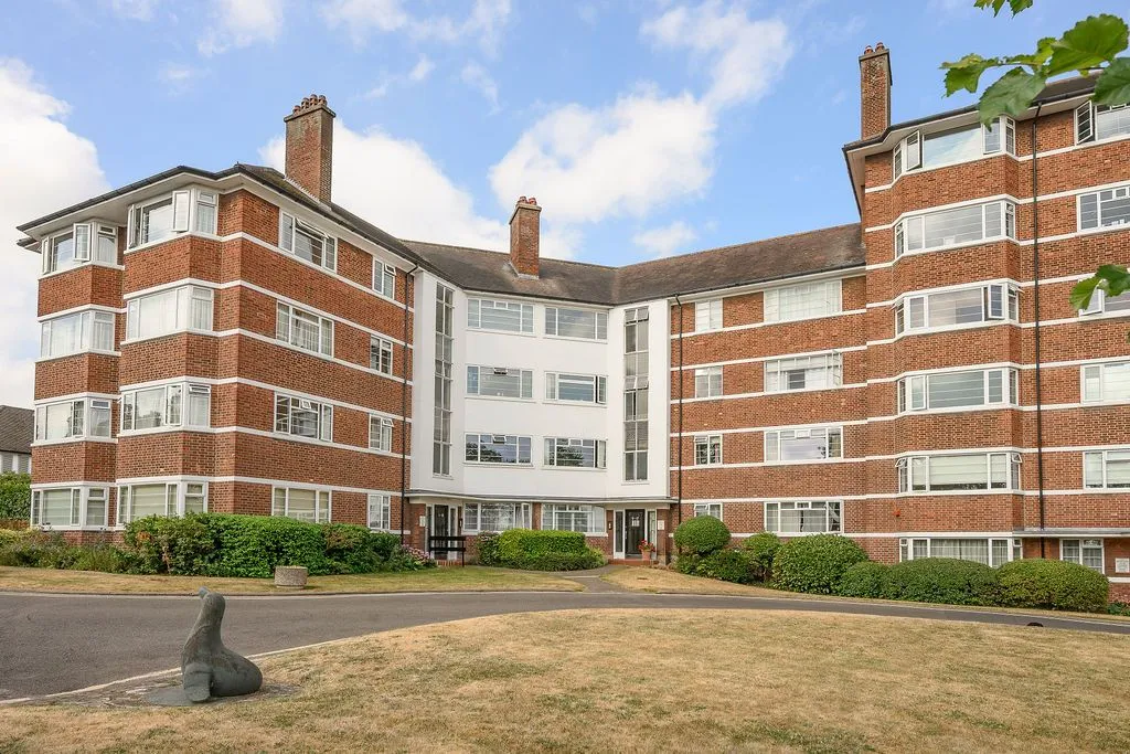 2 bed flat for sale, Upper Richmond Road West, London, SW14