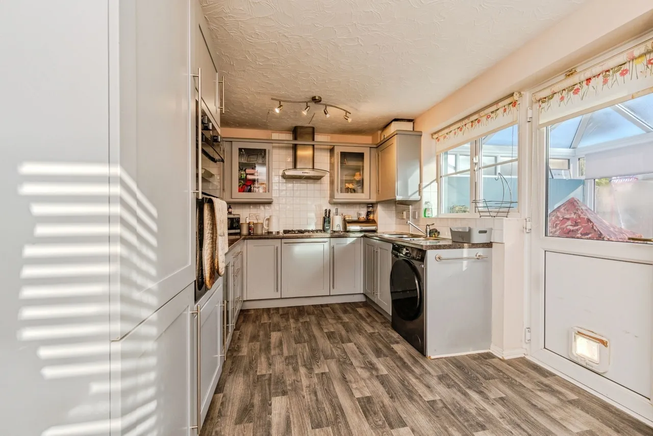 Chedworth Drive, Manchester, Greater Manchester, M23, photo 16
