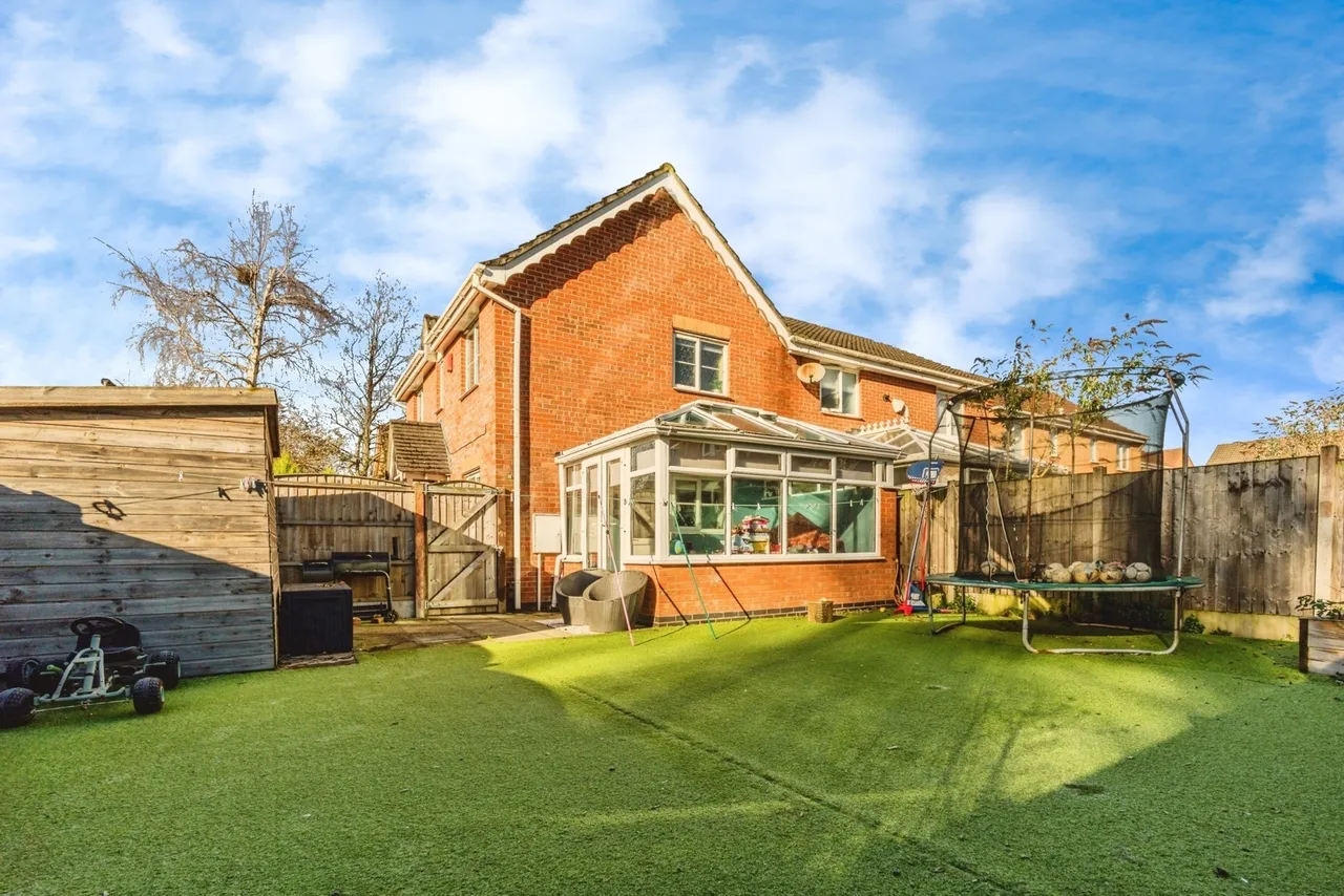 Chedworth Drive, Manchester, Greater Manchester, M23, photo 9
