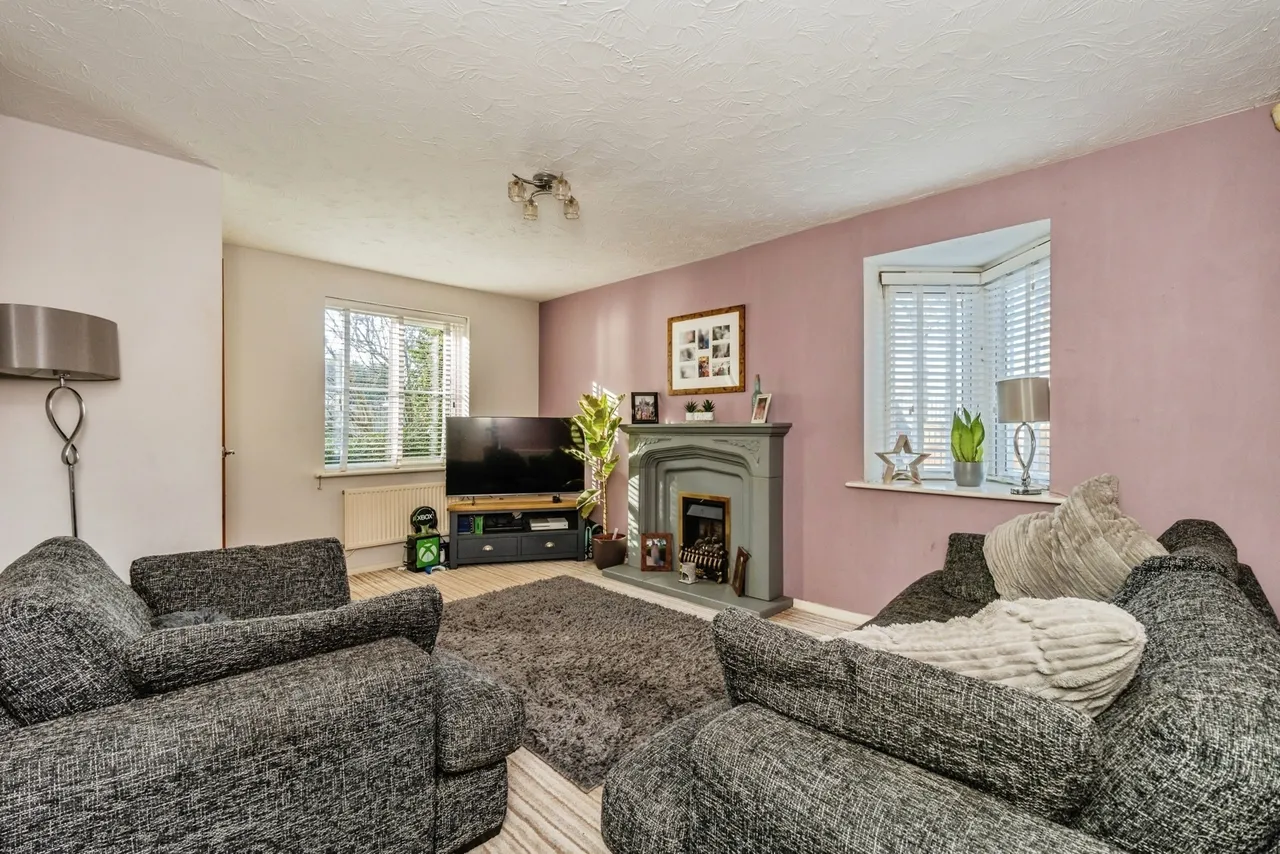 Chedworth Drive, Manchester, Greater Manchester, M23, photo 2