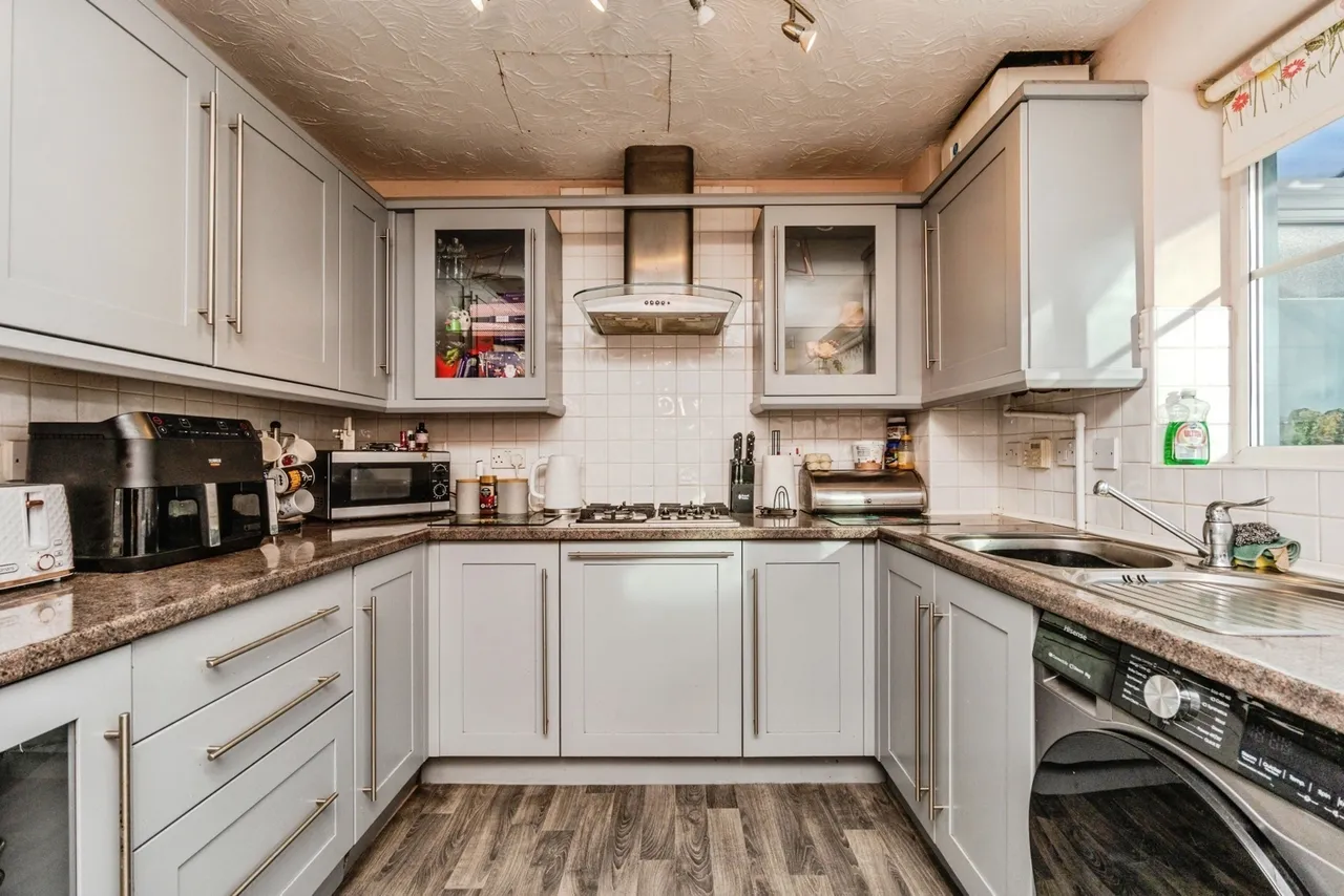 Chedworth Drive, Manchester, Greater Manchester, M23, photo 4