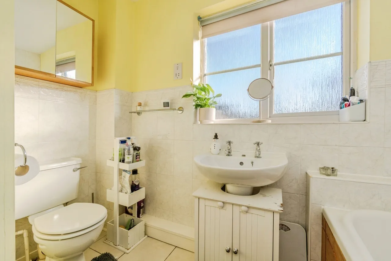 Chedworth Drive, Manchester, Greater Manchester, M23, photo 12