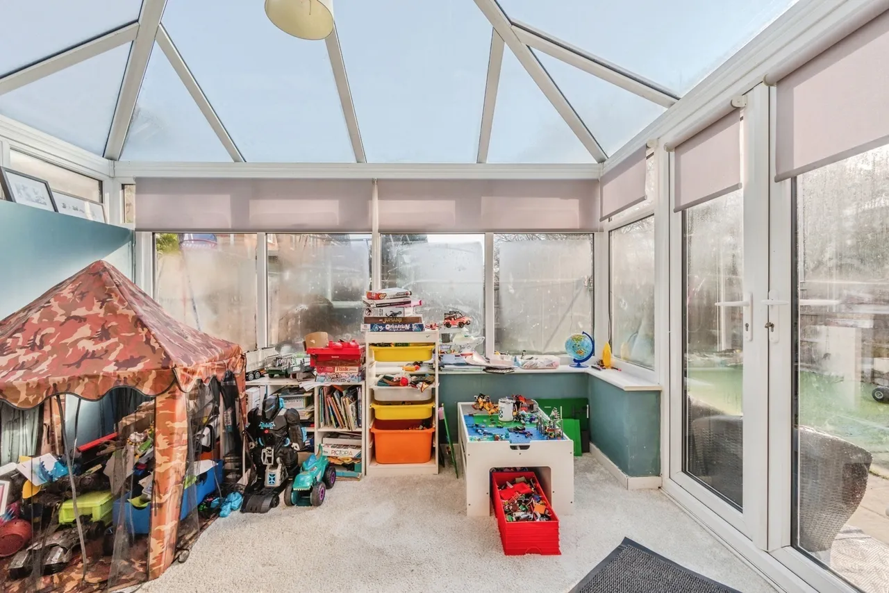 Chedworth Drive, Manchester, Greater Manchester, M23, photo 7