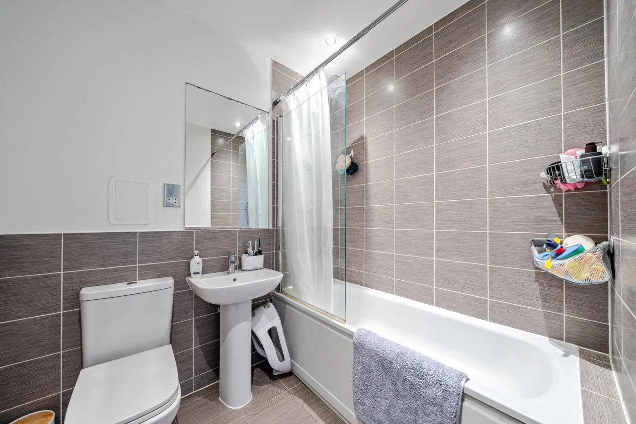 Storer Drive, DA16, photo 7