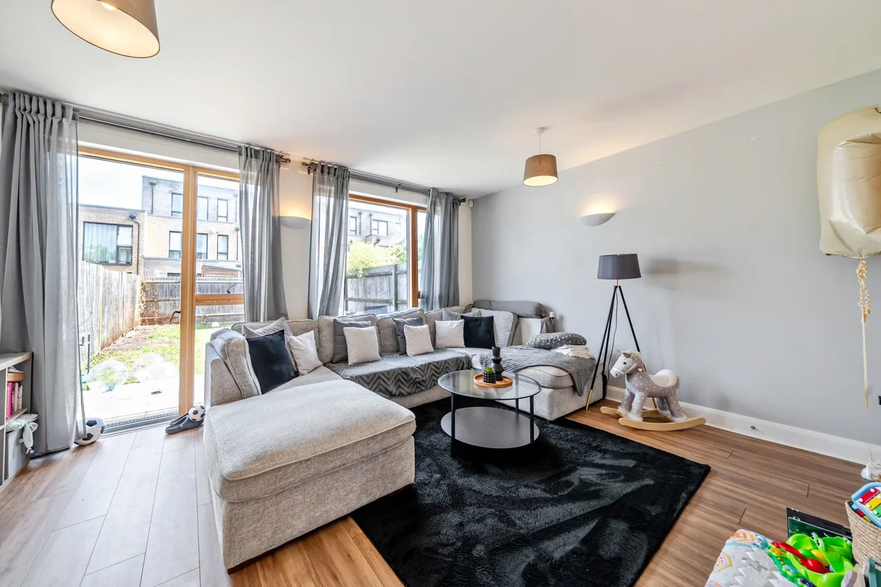 Storer Drive, DA16, photo 2