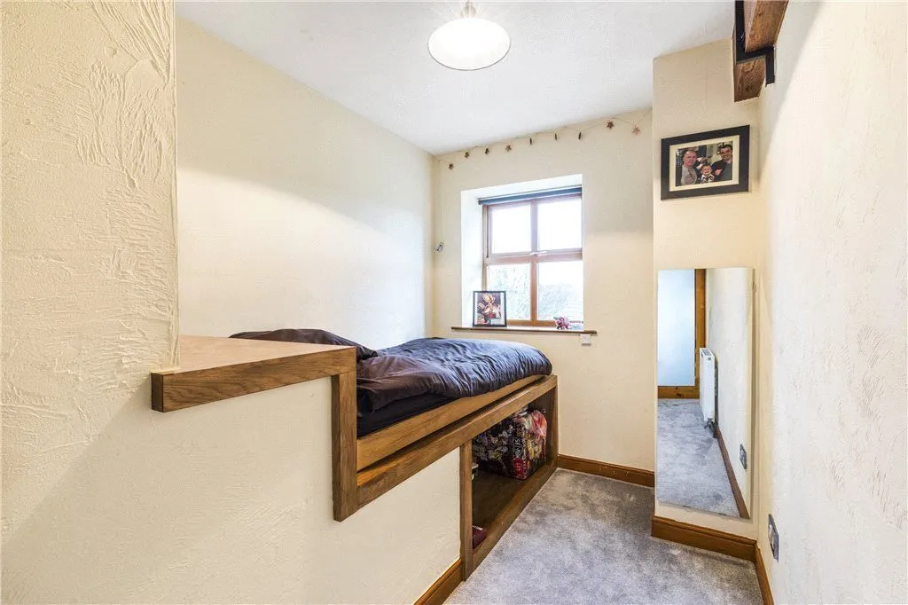 Long Causeway, Denholme, Bradford, photo 12