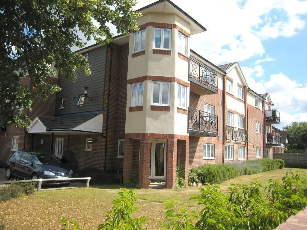 2 bed flat to rent — Powney Road, MAIDENHEAD