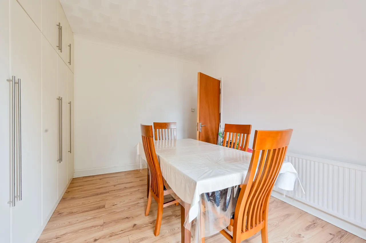 46 Taunton Avenue, Hounslow, photo 11