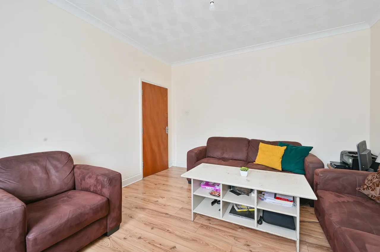 46 Taunton Avenue, Hounslow, photo 6