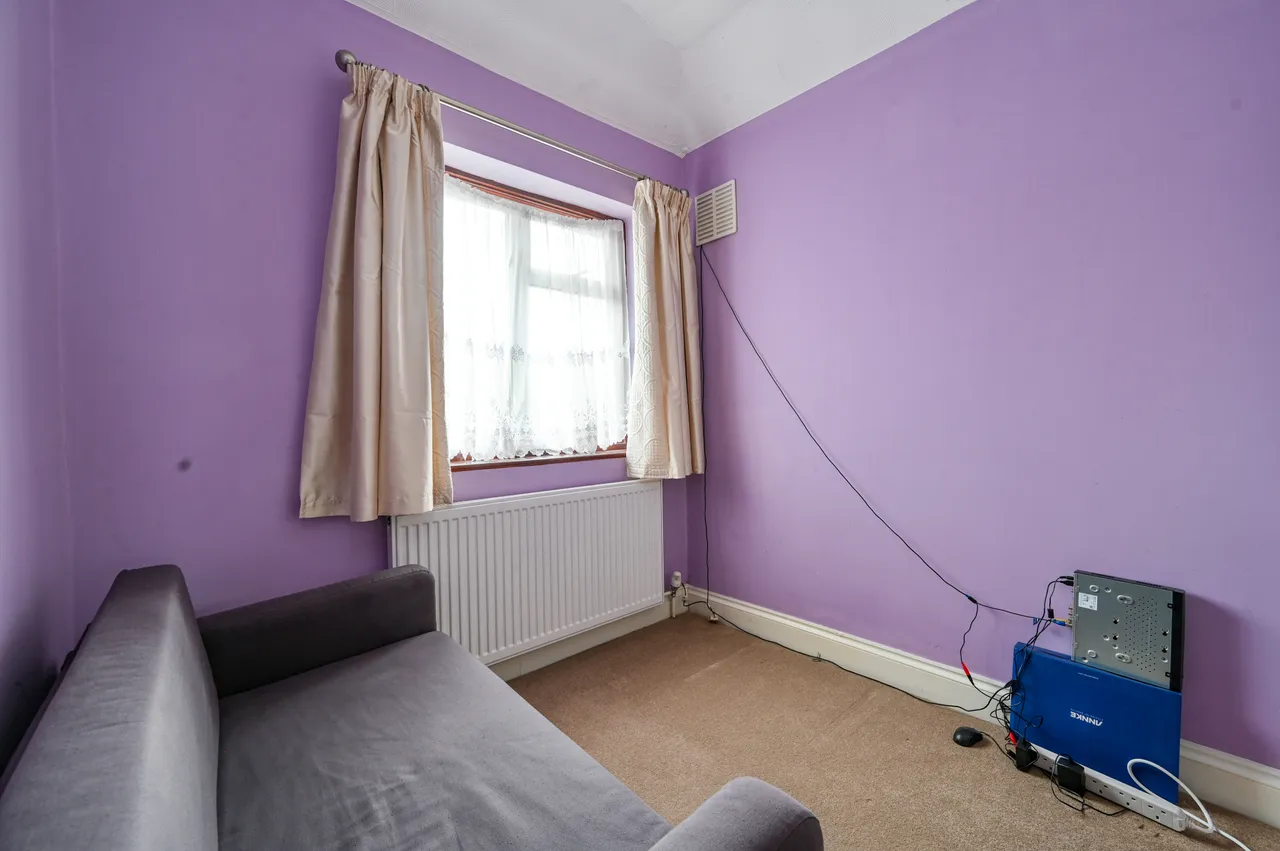 46 Taunton Avenue, Hounslow, photo 8