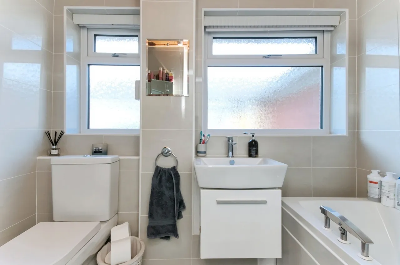 Grange Close, Horam, TN21, photo 10