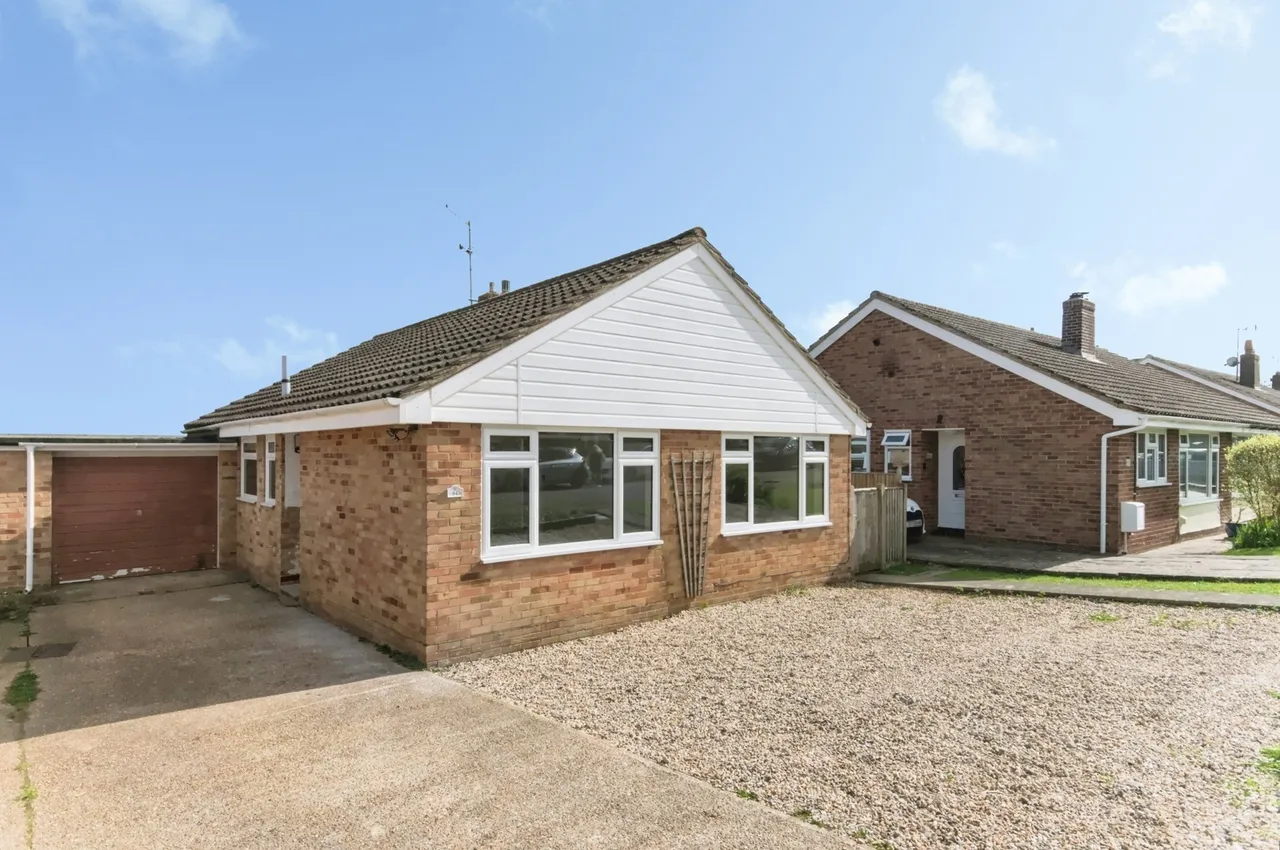 2 bed house for sale, Grange Close, Horam, TN21