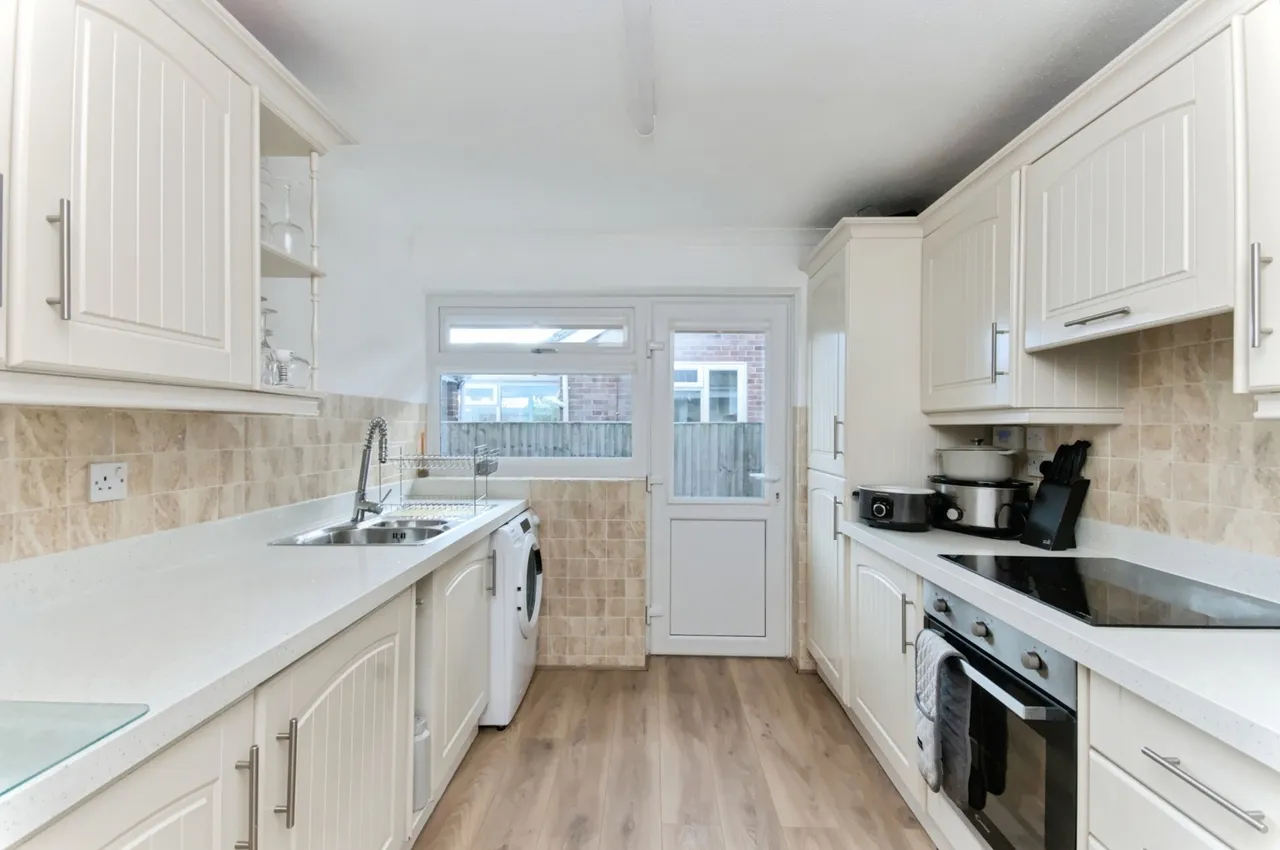 Grange Close, Horam, TN21, photo 3