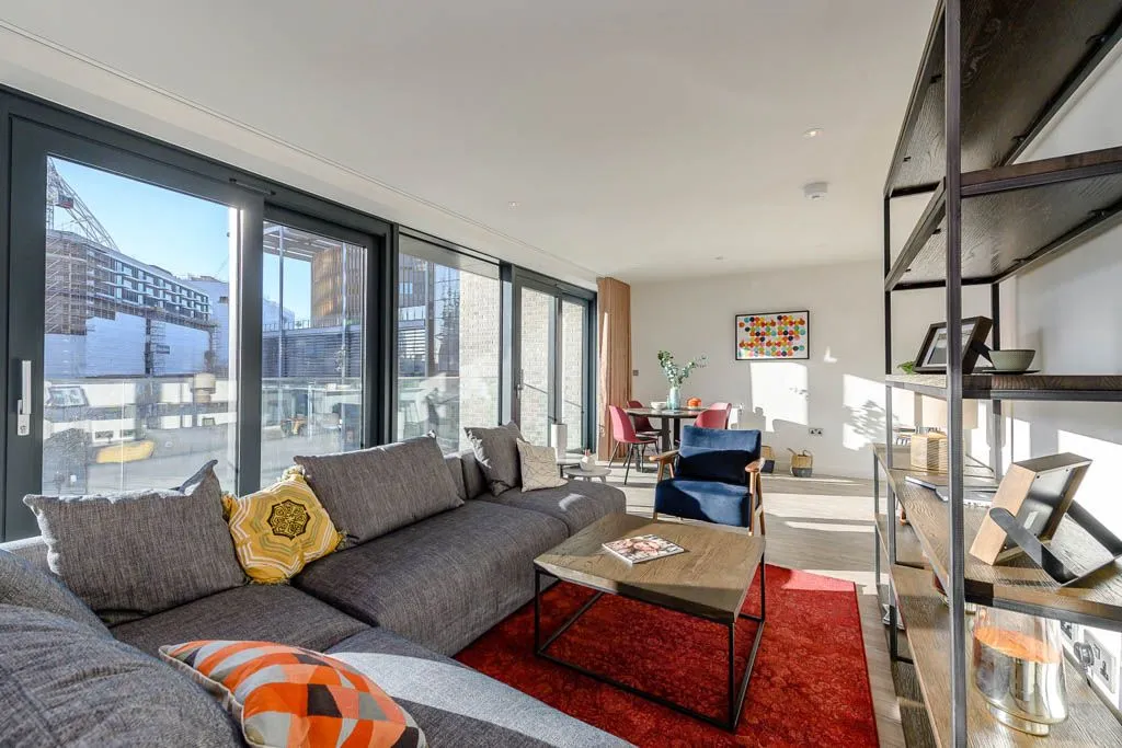 3 bed flat to rent — 1303 Landsby East, 6 Weaver Walk, Wembley