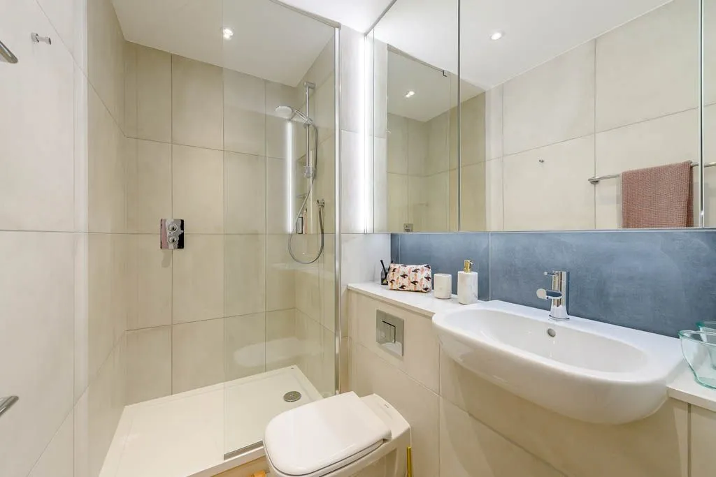 1303 Landsby East, 6 Weaver Walk, Wembley, photo 7